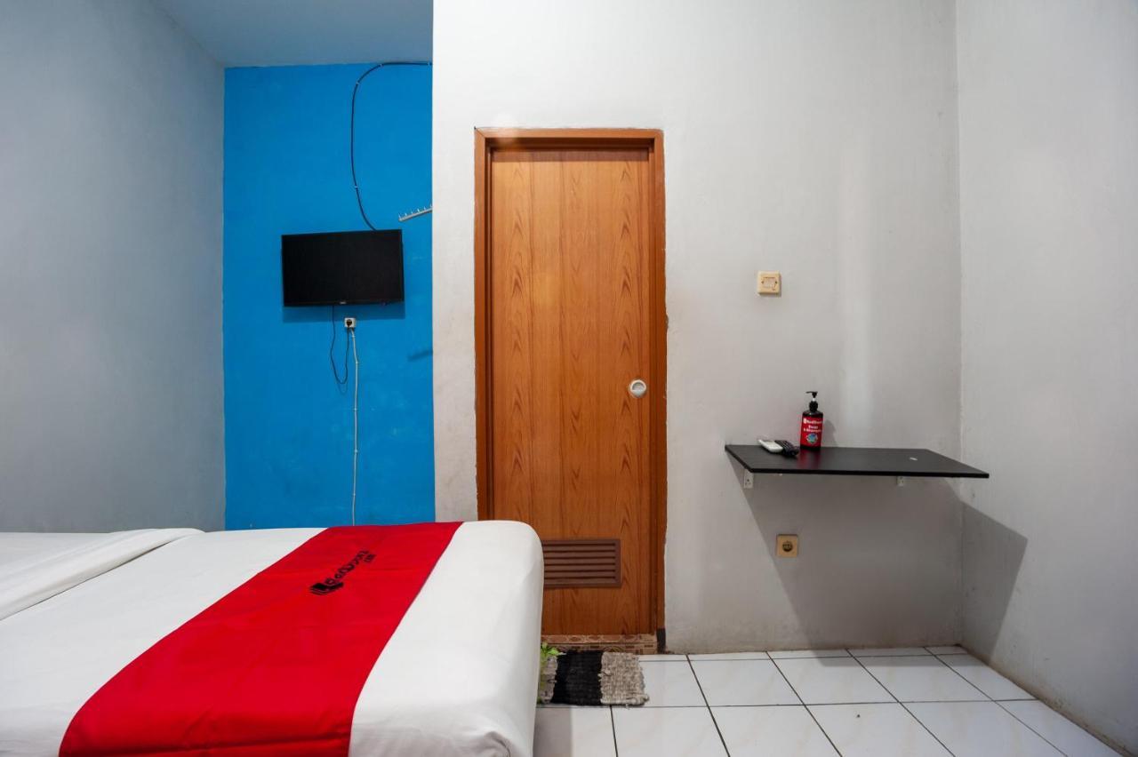 Reddoorz Near Margonda Raya Hotel Депок Екстериор снимка