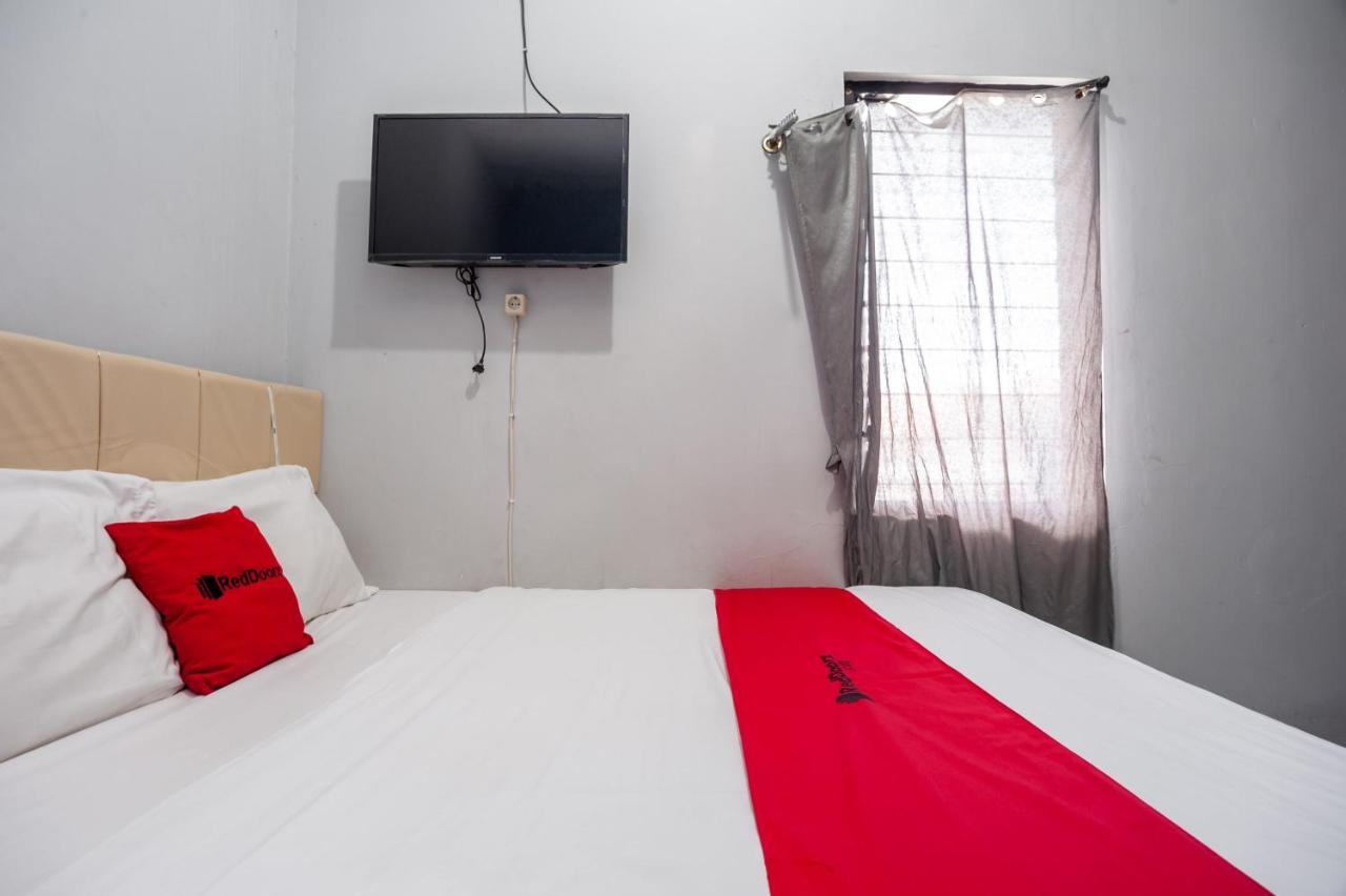 Reddoorz Near Margonda Raya Hotel Депок Екстериор снимка