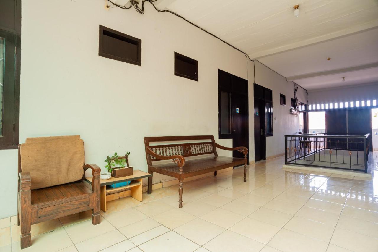 Reddoorz Near Margonda Raya Hotel Депок Екстериор снимка